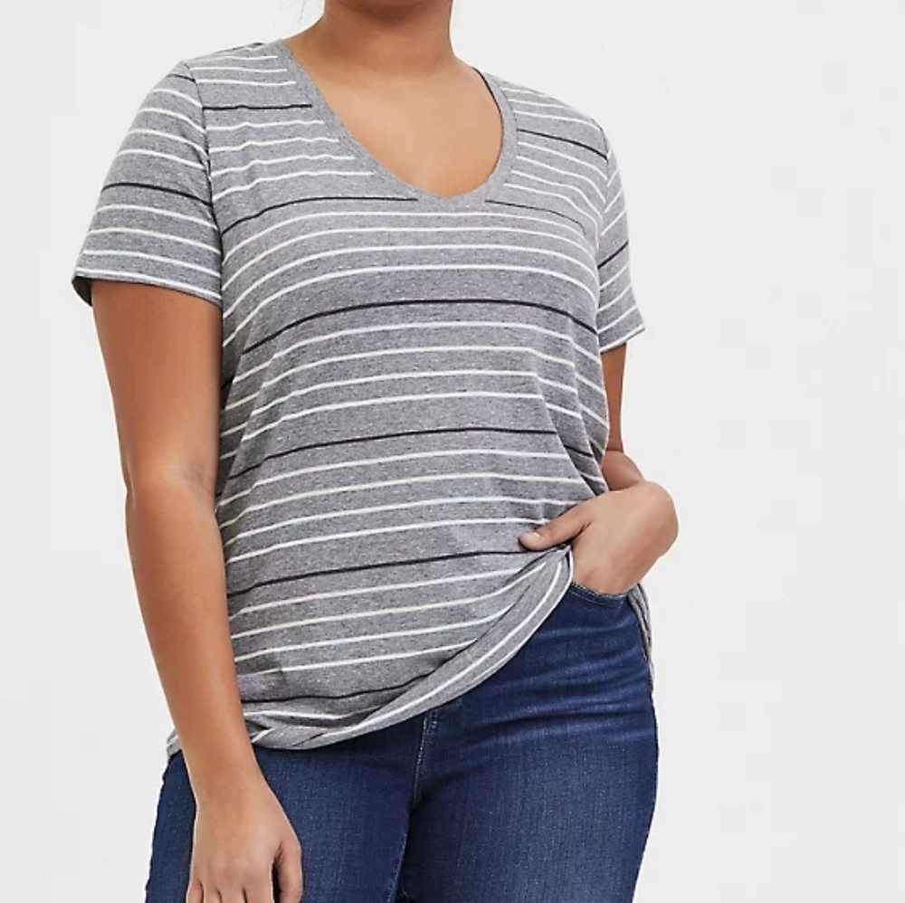 TORRID CLASSIC FIT V-NECK TEE - STRIPED TEE